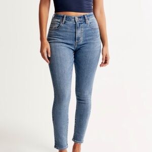 Abercrombie & Fit Classic Ankle Jeans